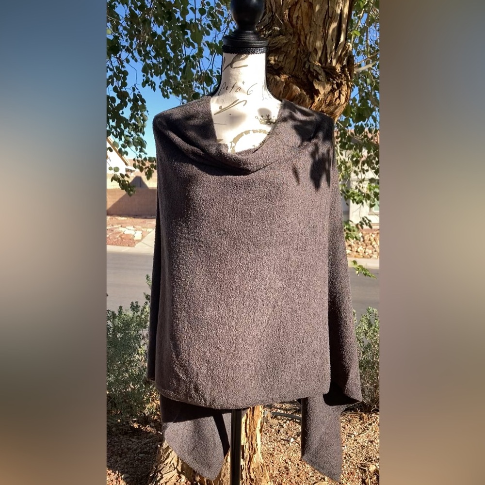 Barefoot Dreams Bamboo Chic Lite Poncho 462 - Discontinued